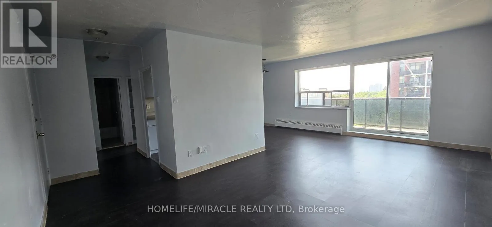 305 - 1651 VICTORIA PK AVENUE