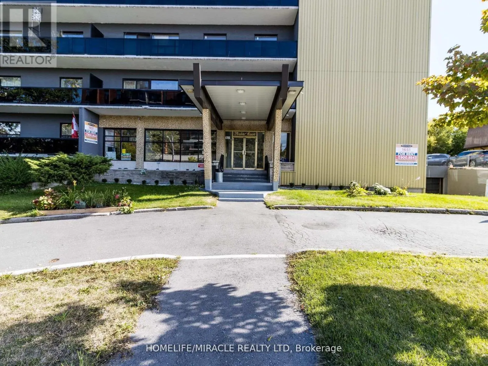 305 - 1651 VICTORIA PK AVENUE