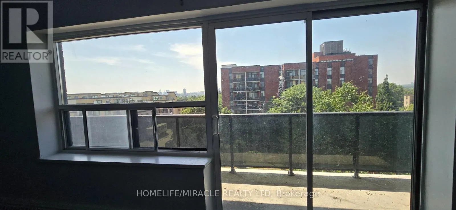305 - 1651 VICTORIA PK AVENUE