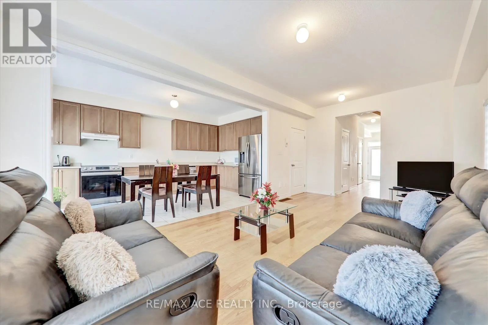 1097 CAMEO STREET