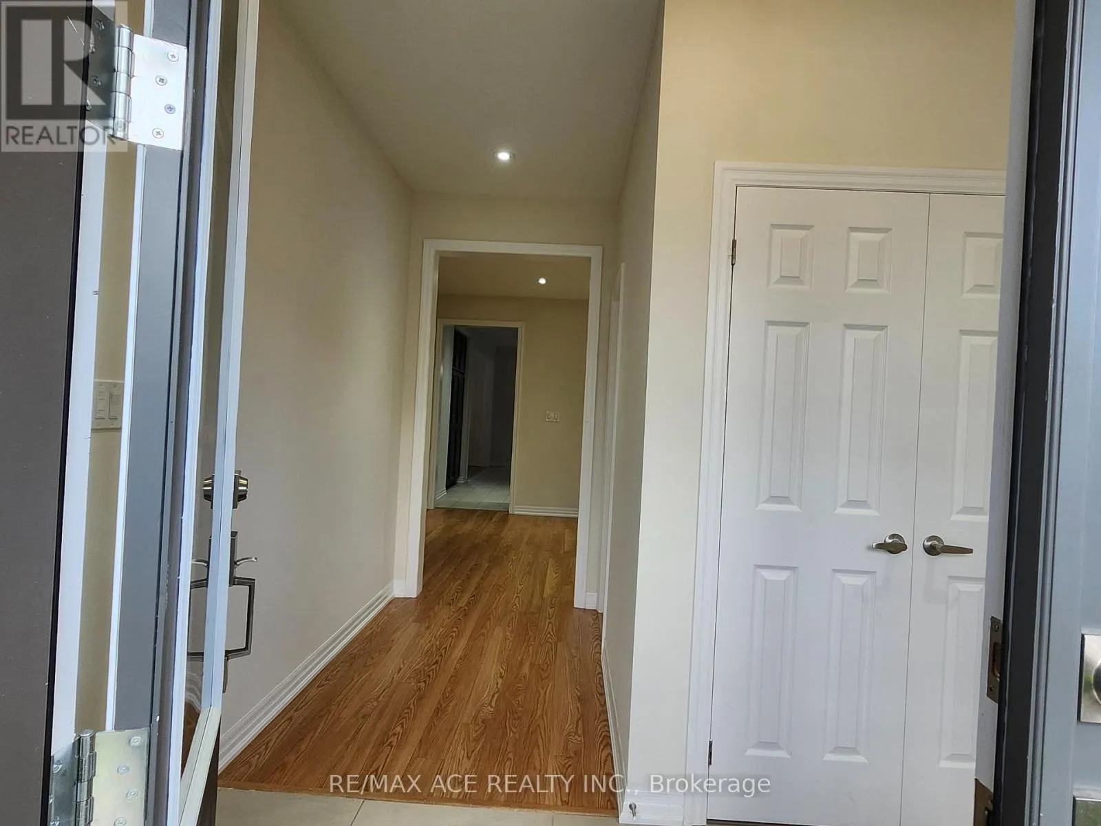 MAIN - 7 NORTHROP AVENUE