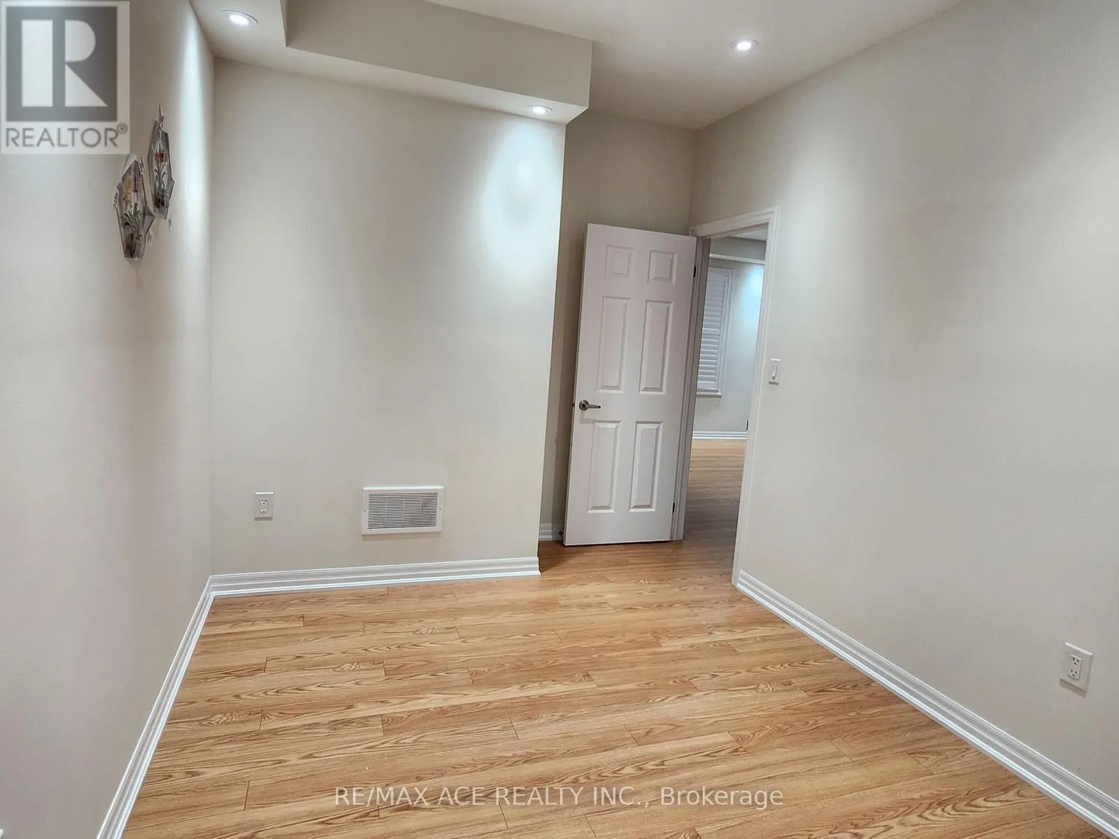 MAIN - 7 NORTHROP AVENUE