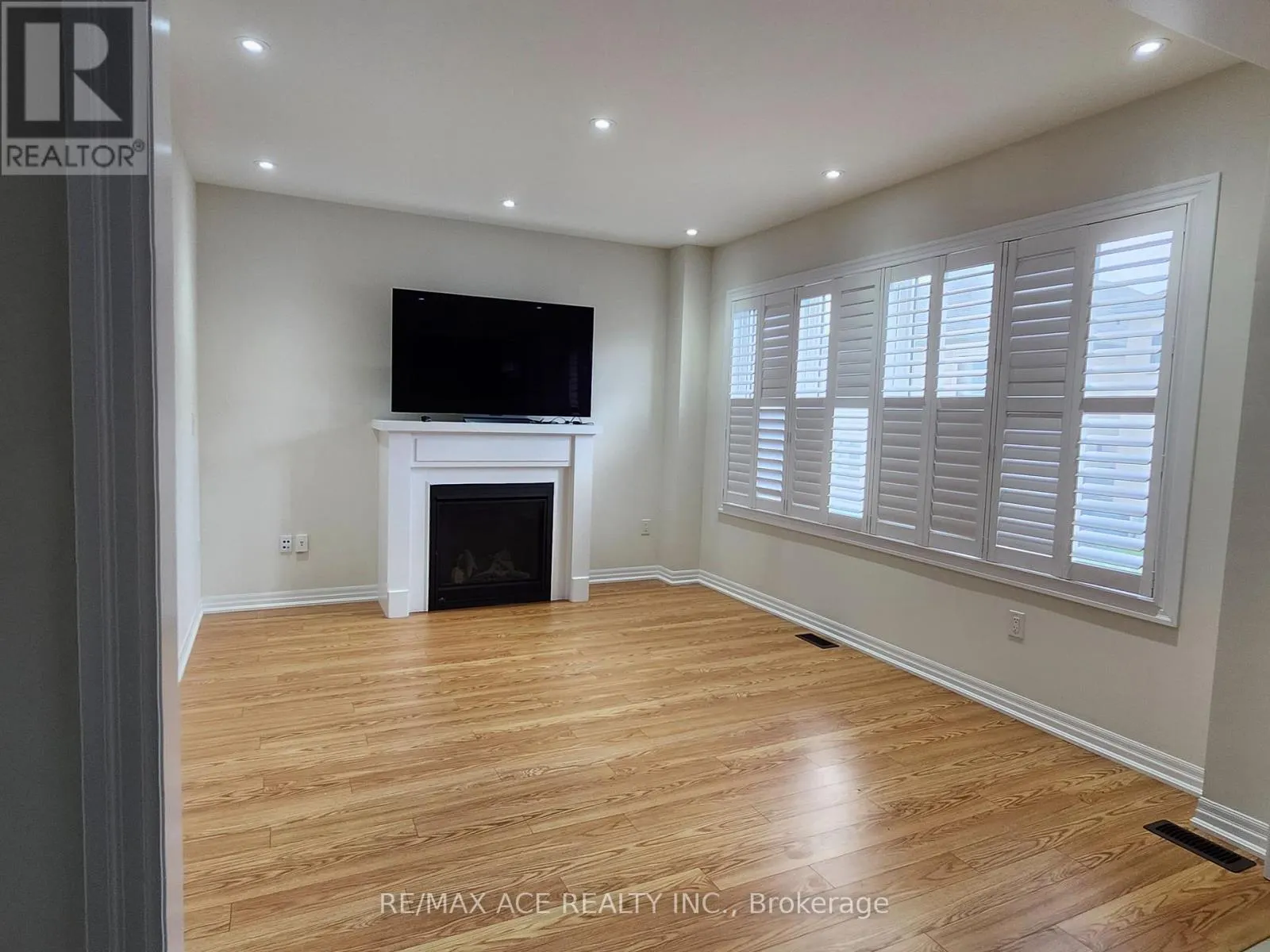 MAIN - 7 NORTHROP AVENUE