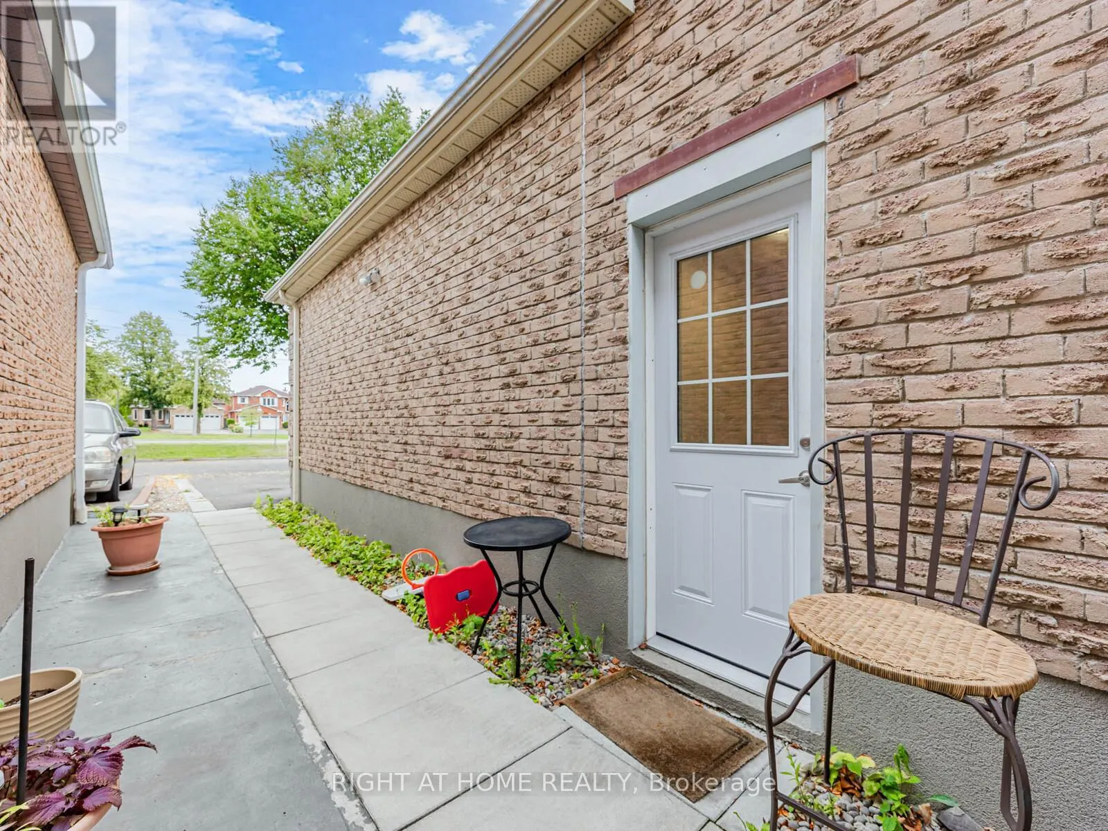 46 MARSHALL CRESCENT