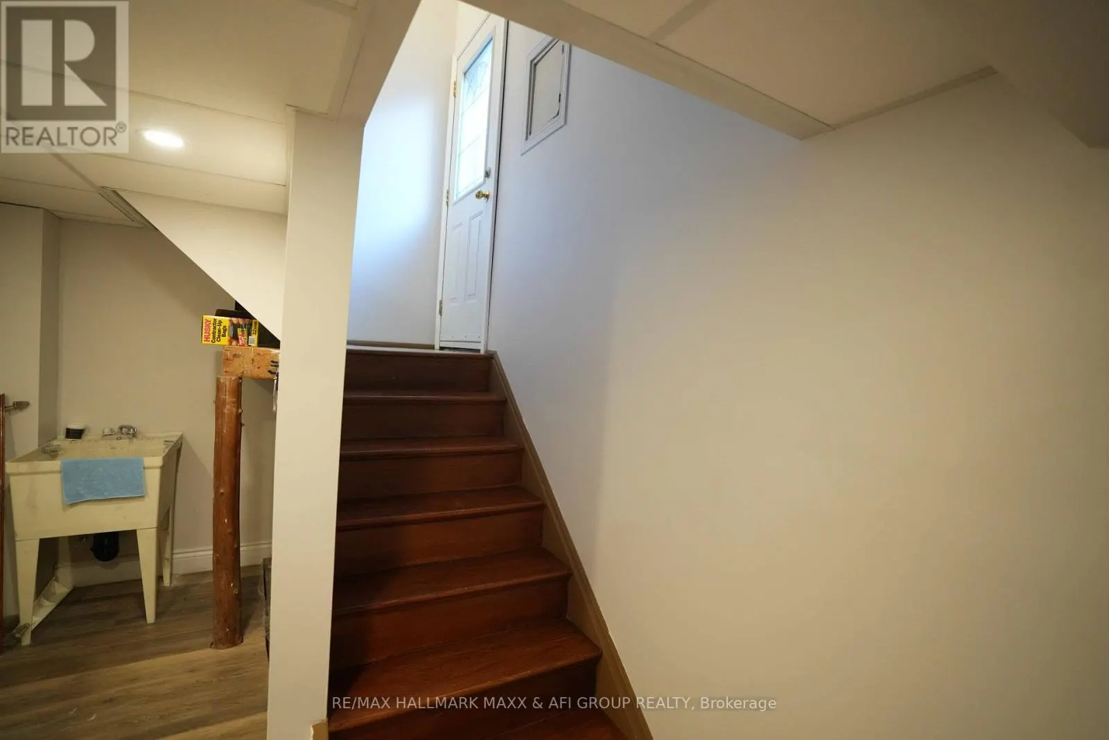 1315 SCUGOG AVENUE