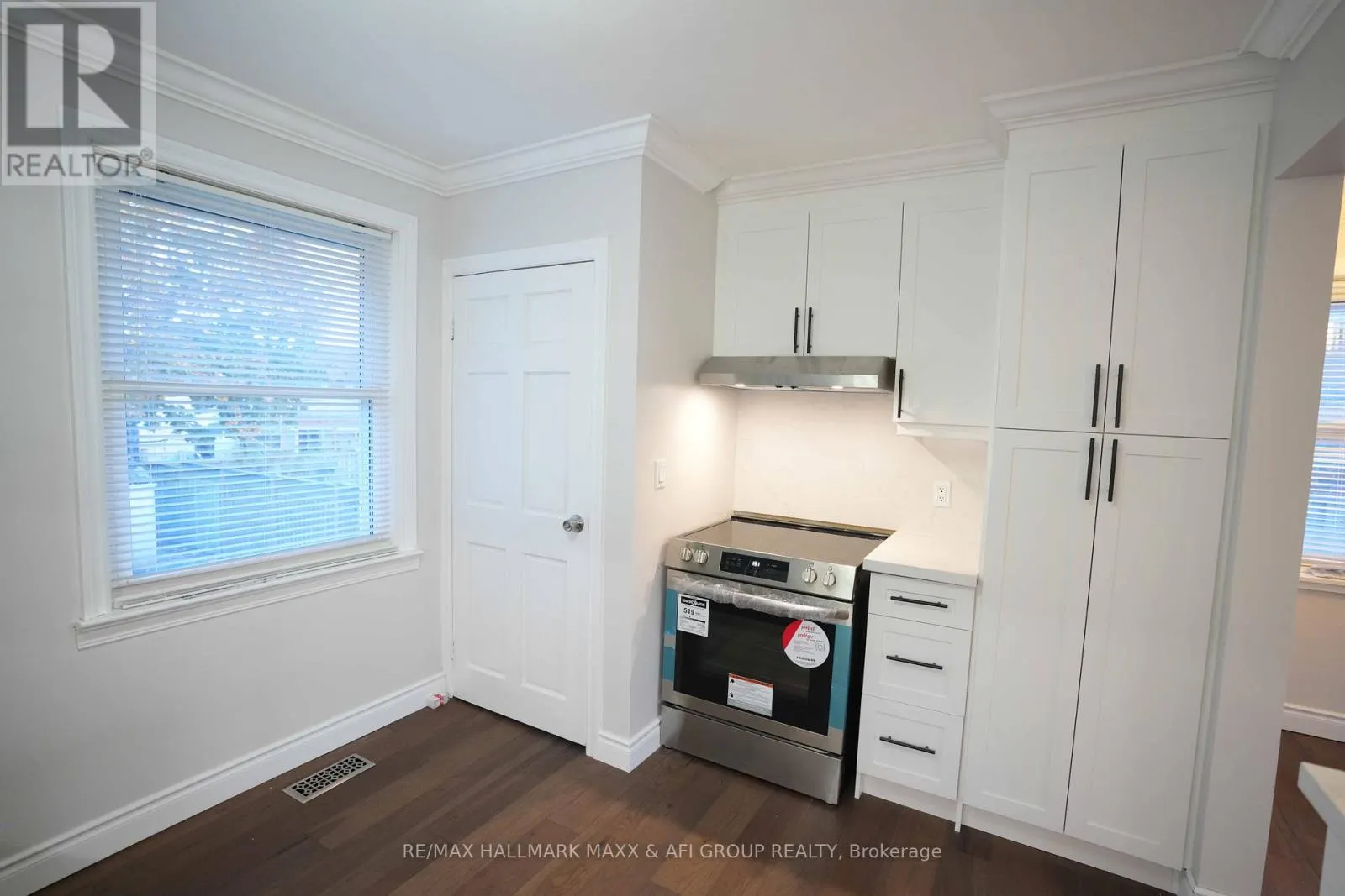 1315 SCUGOG AVENUE