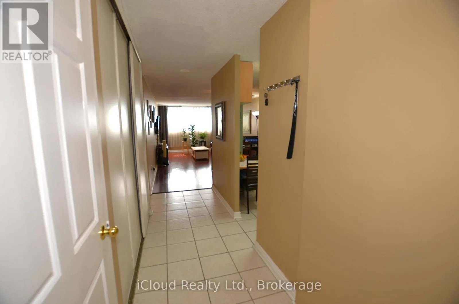 1213 - 10 TAPSCOTT ROAD