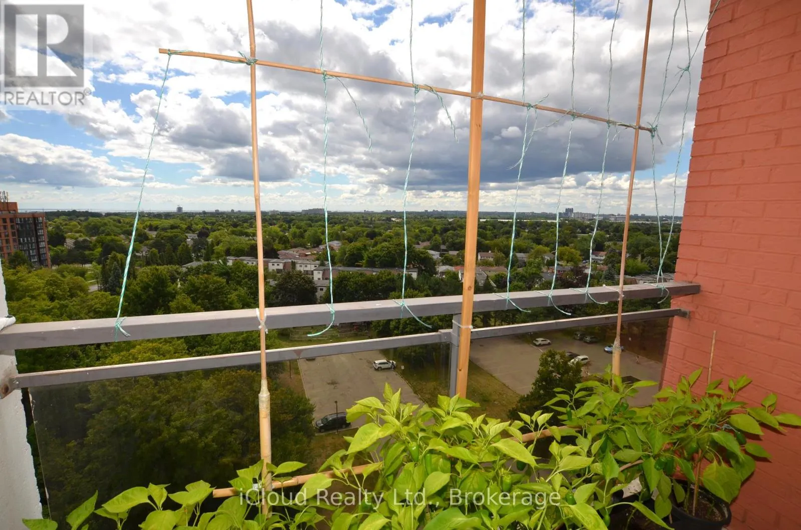 1213 - 10 TAPSCOTT ROAD