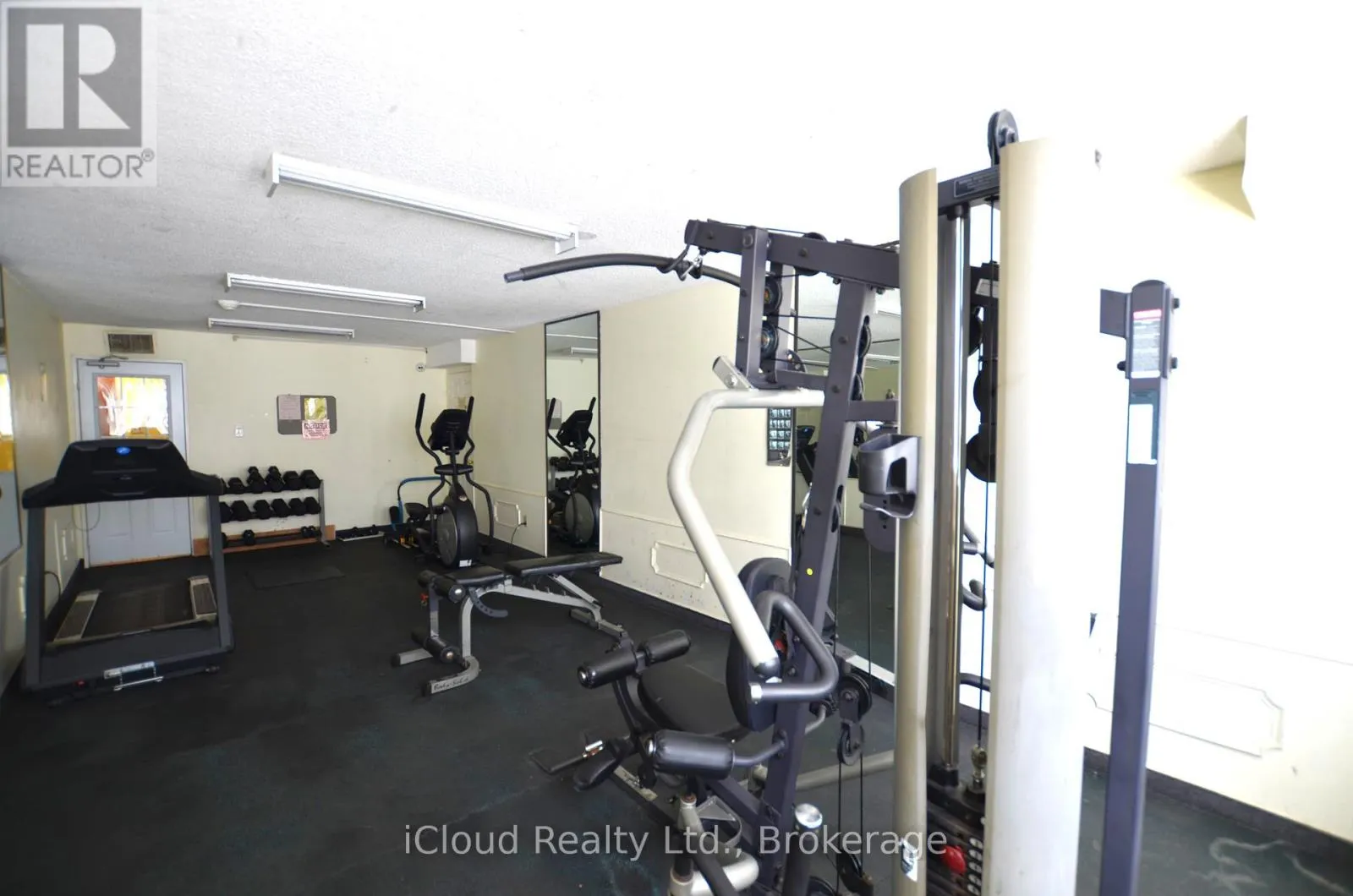 1213 - 10 TAPSCOTT ROAD