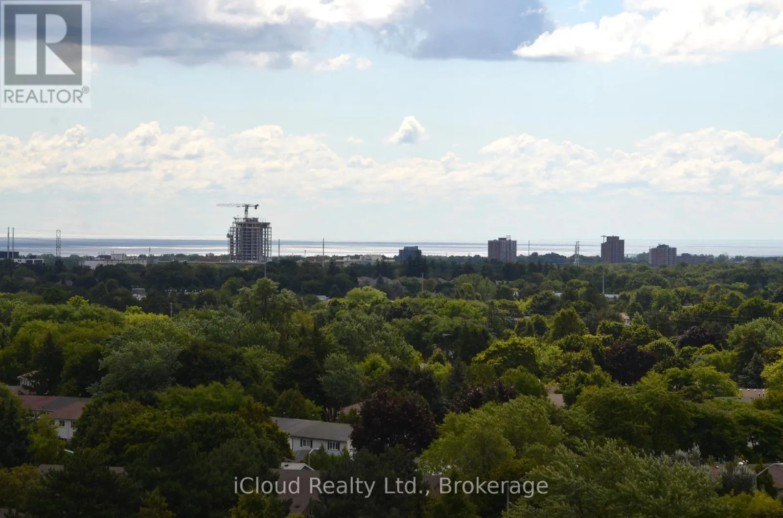 1213 - 10 TAPSCOTT ROAD