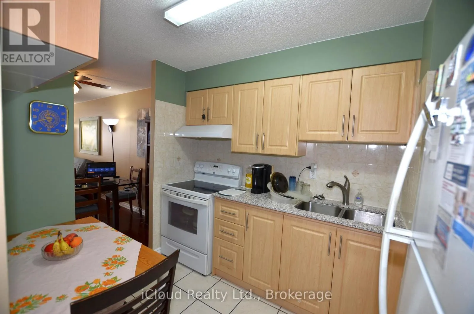 1213 - 10 TAPSCOTT ROAD