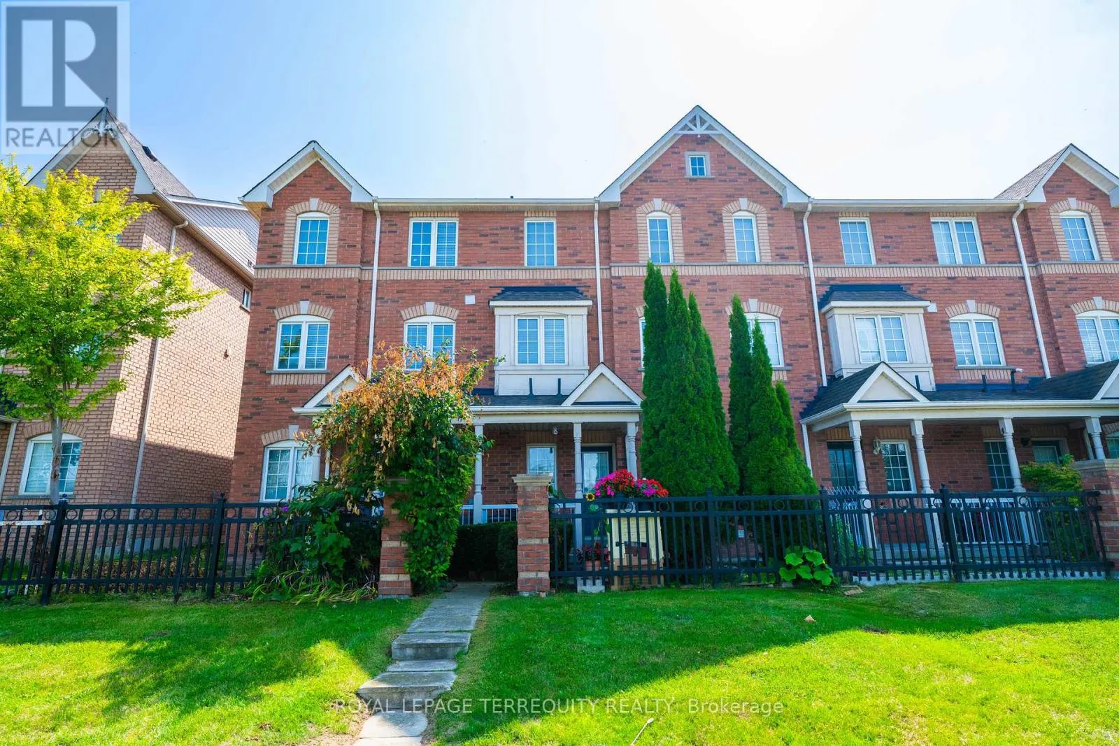 5 COLLIS LANE