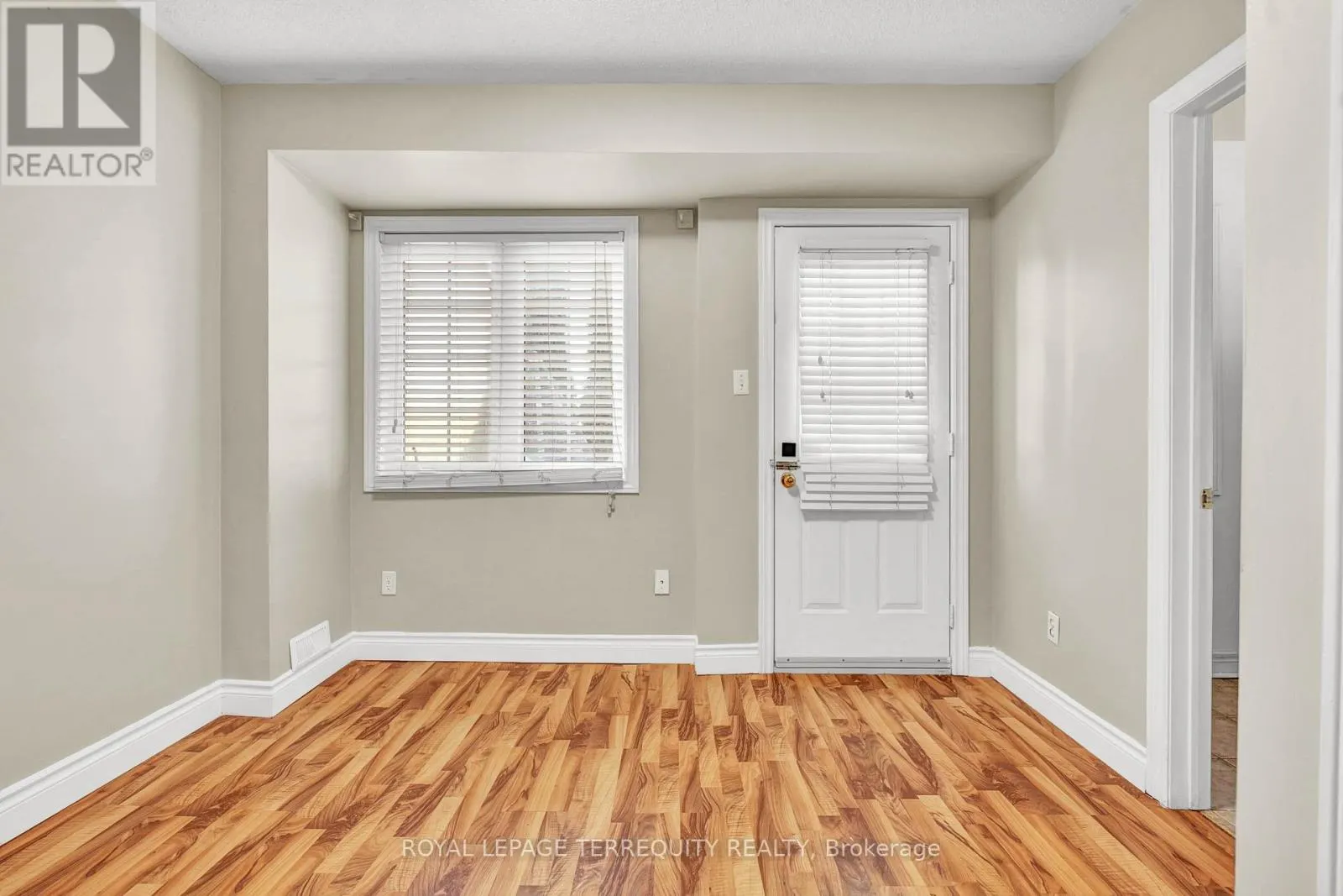 5 COLLIS LANE