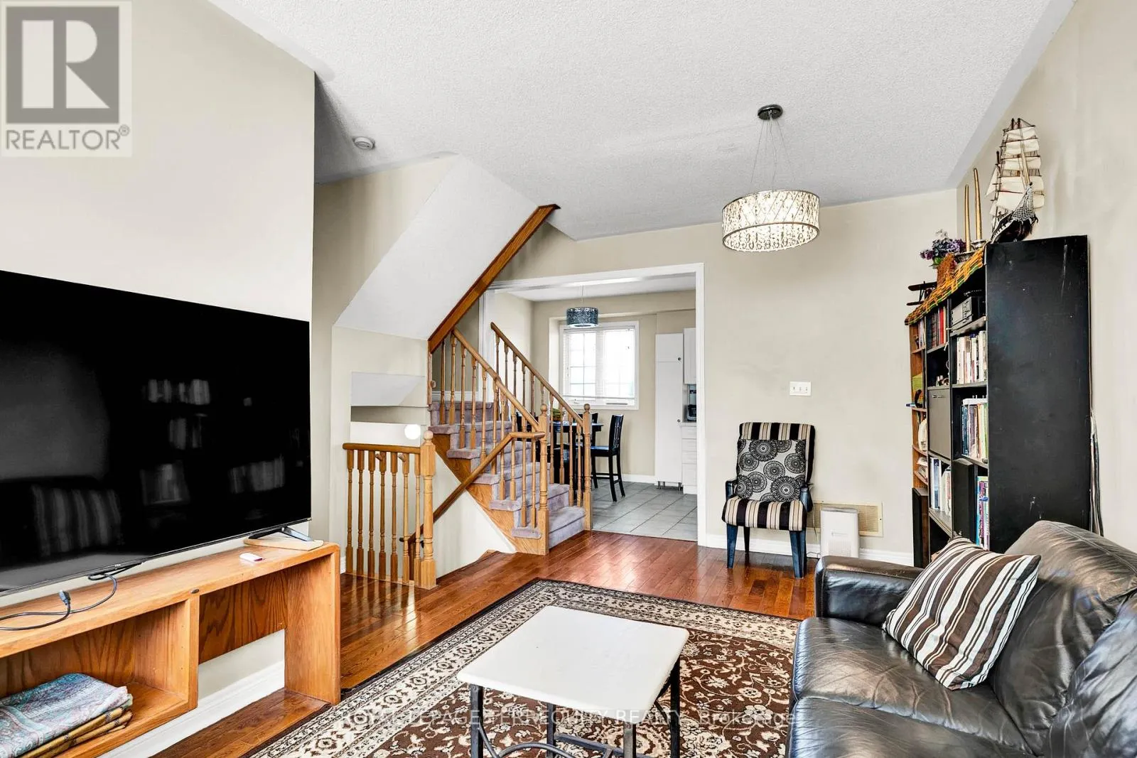 5 COLLIS LANE