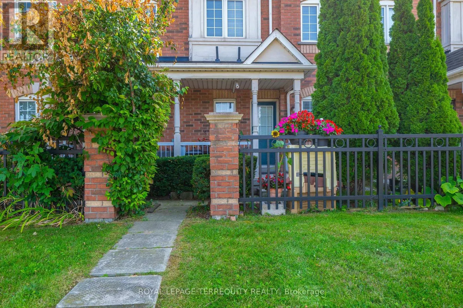 5 COLLIS LANE