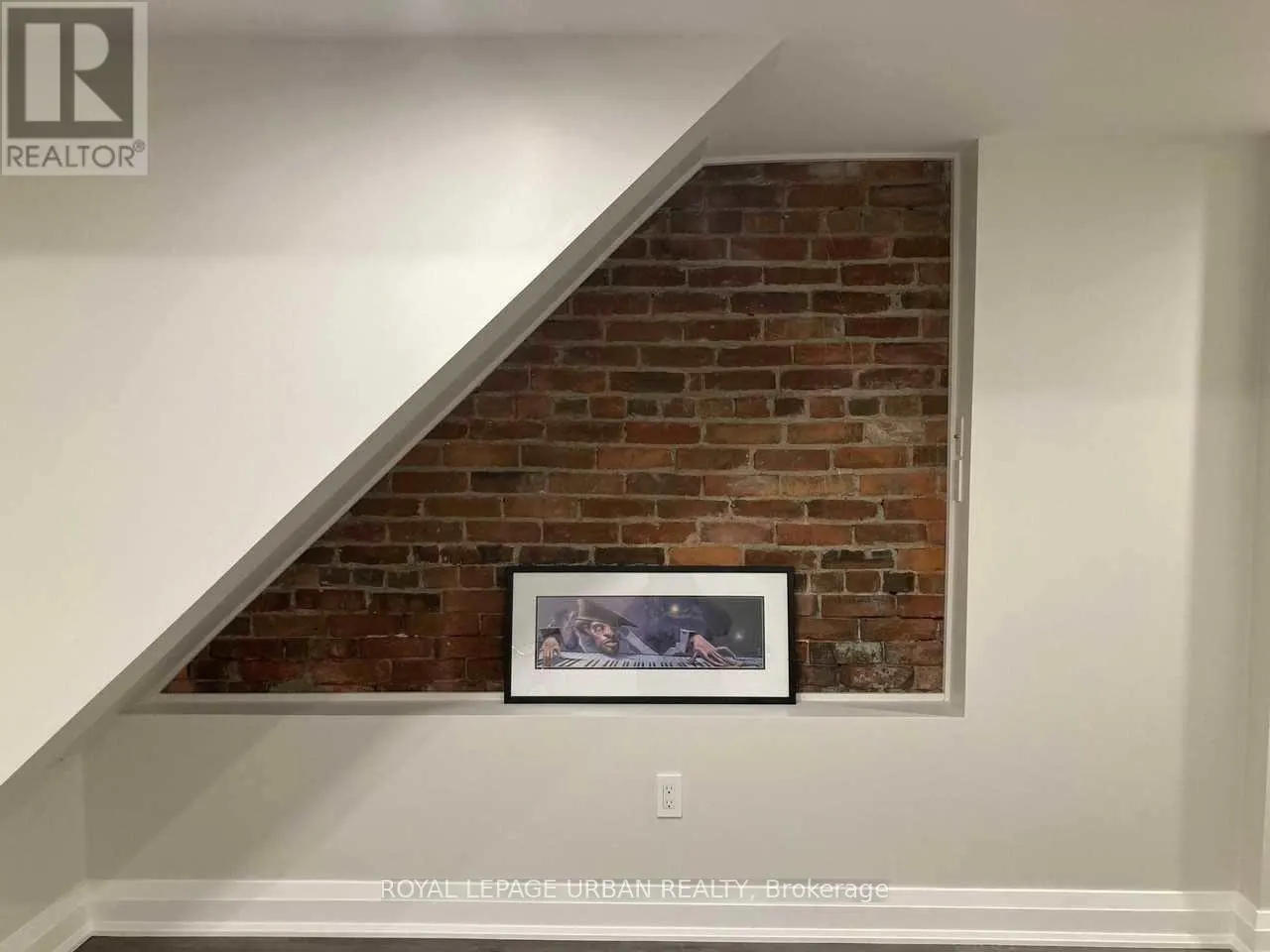 LOWER - 17 CHESTER AVENUE