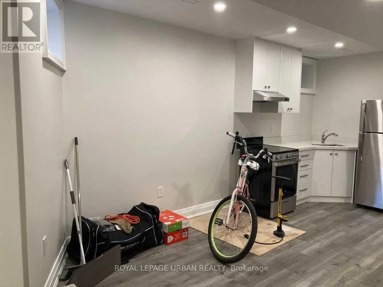 LOWER - 17 CHESTER AVENUE