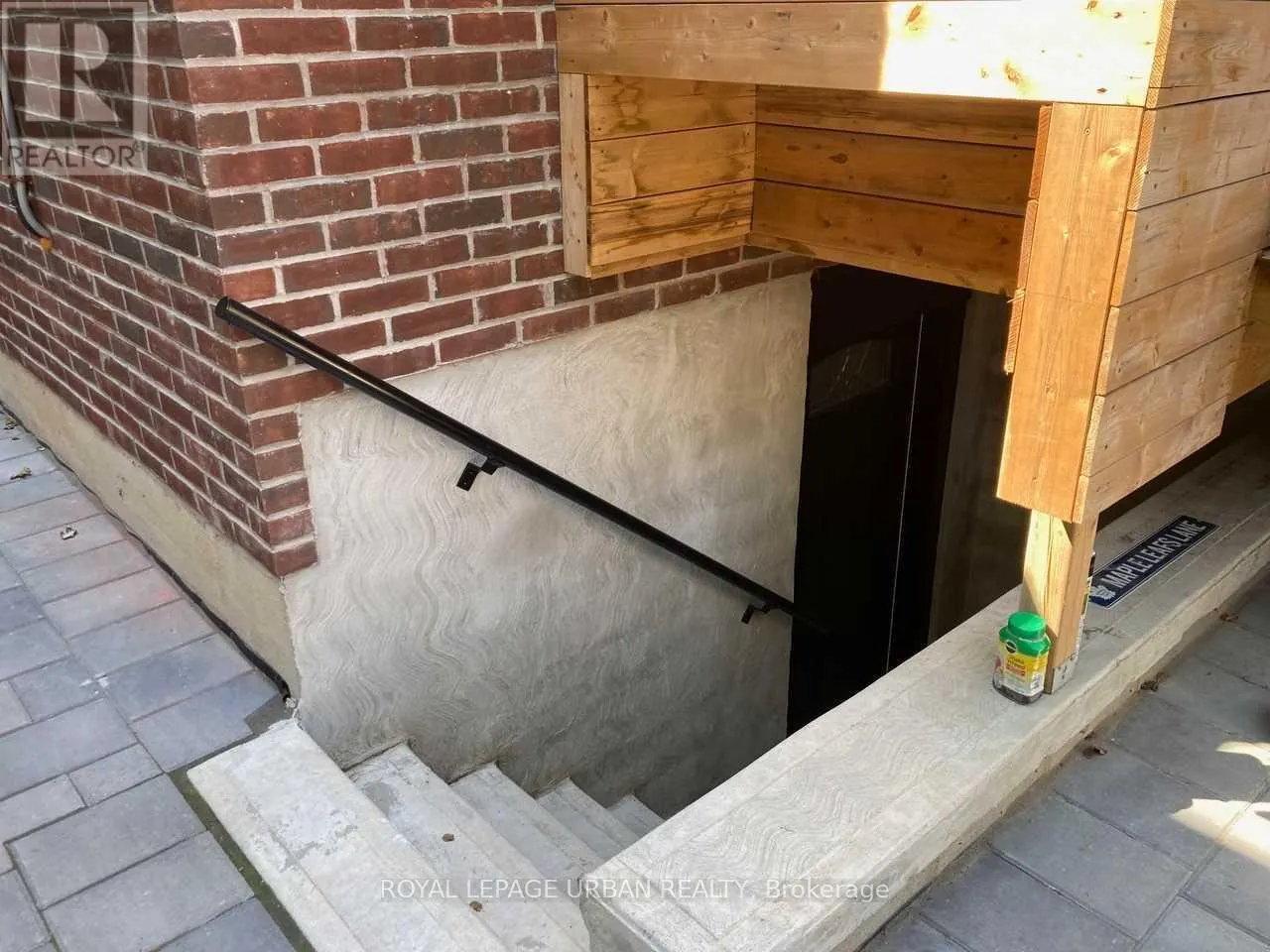 LOWER - 17 CHESTER AVENUE