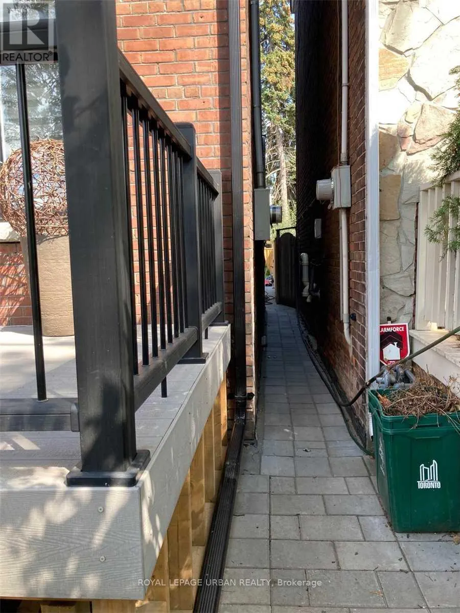 LOWER - 17 CHESTER AVENUE