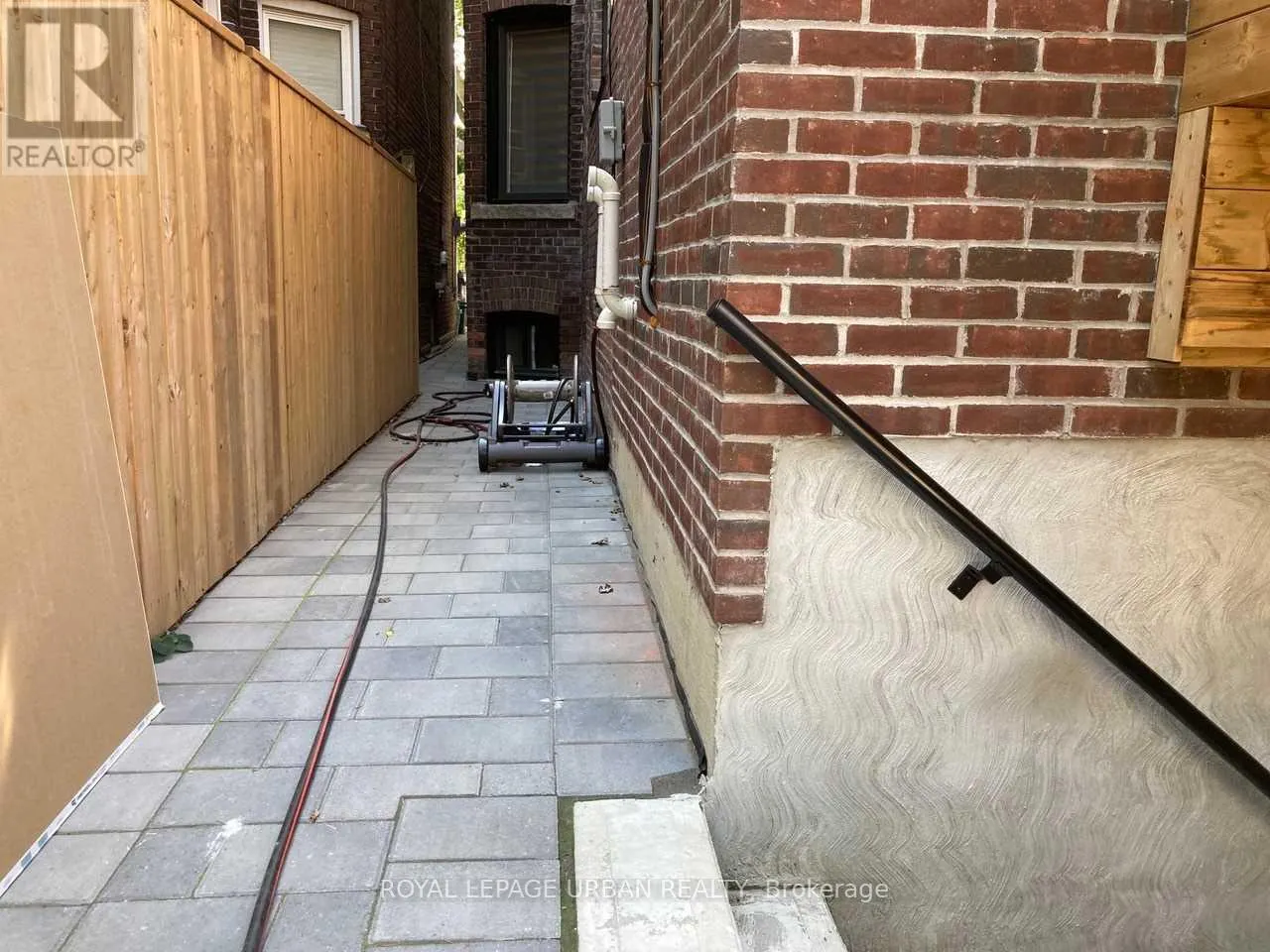 LOWER - 17 CHESTER AVENUE