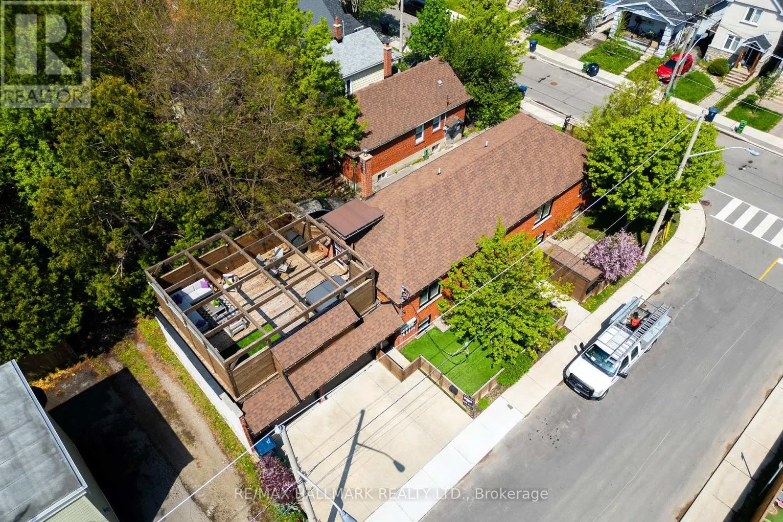 272&276 KING EDWARD AVENUE