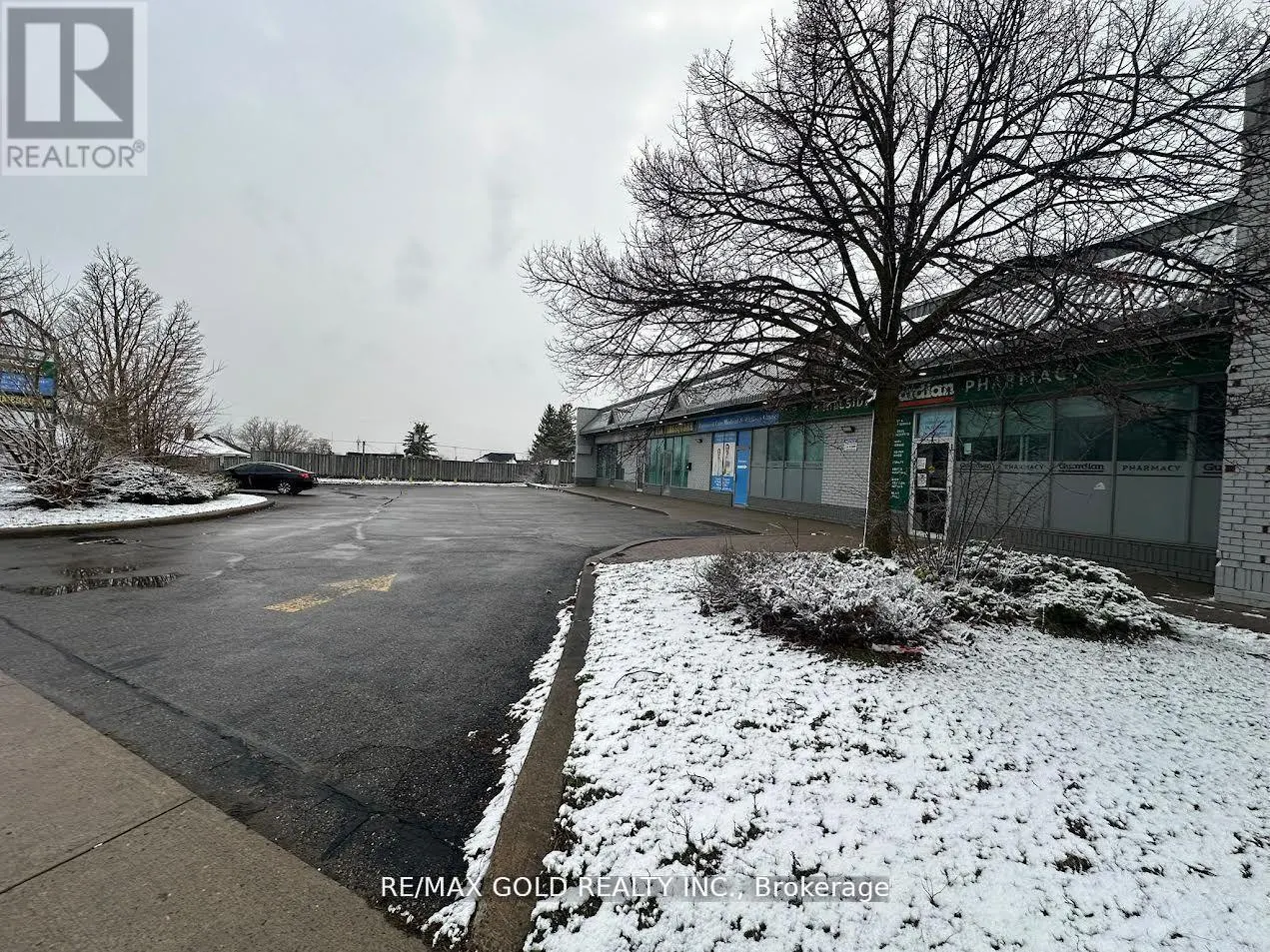 4 - 303 HILLSIDE AVENUE