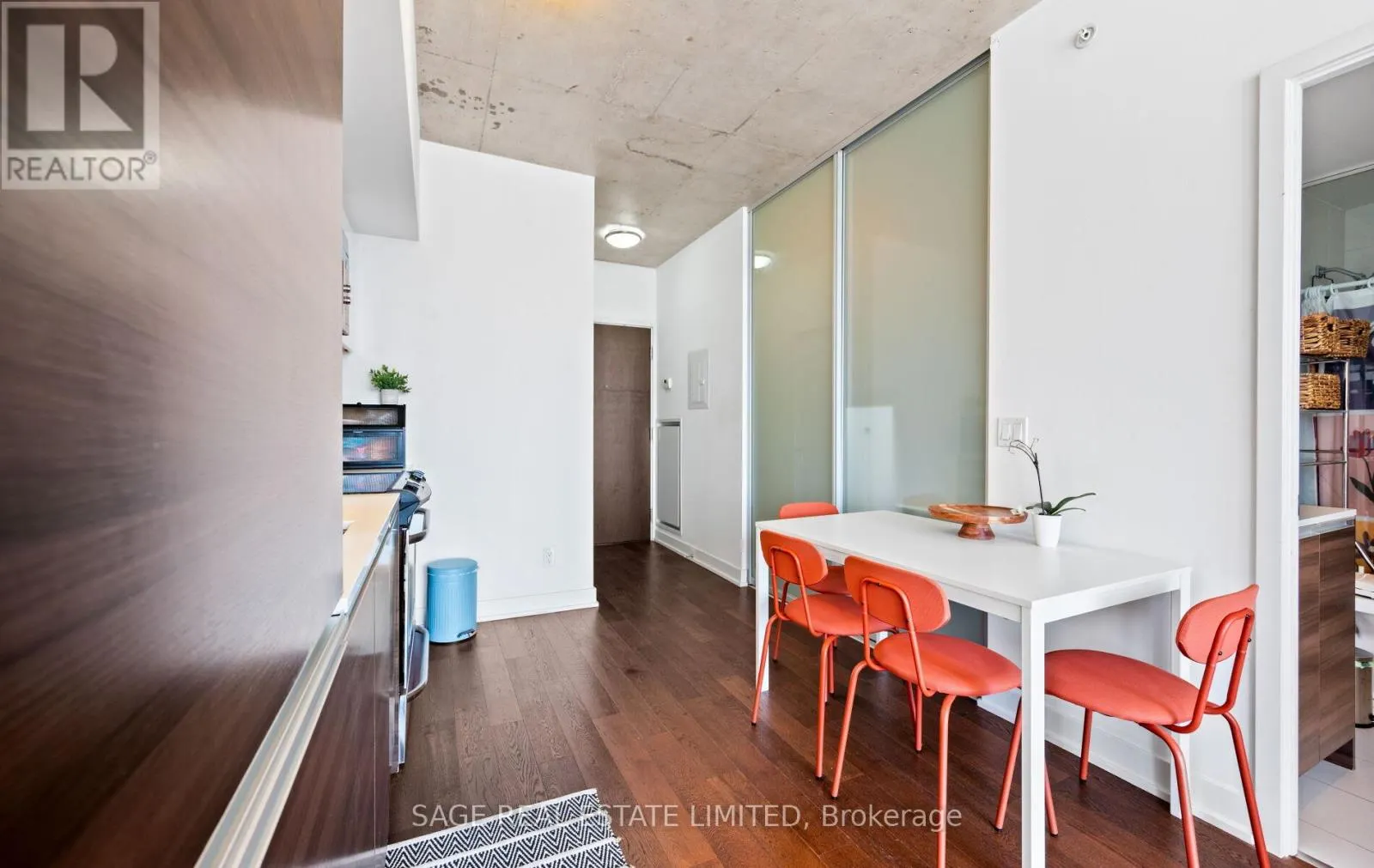 420 - 1190 DUNDAS STREET E