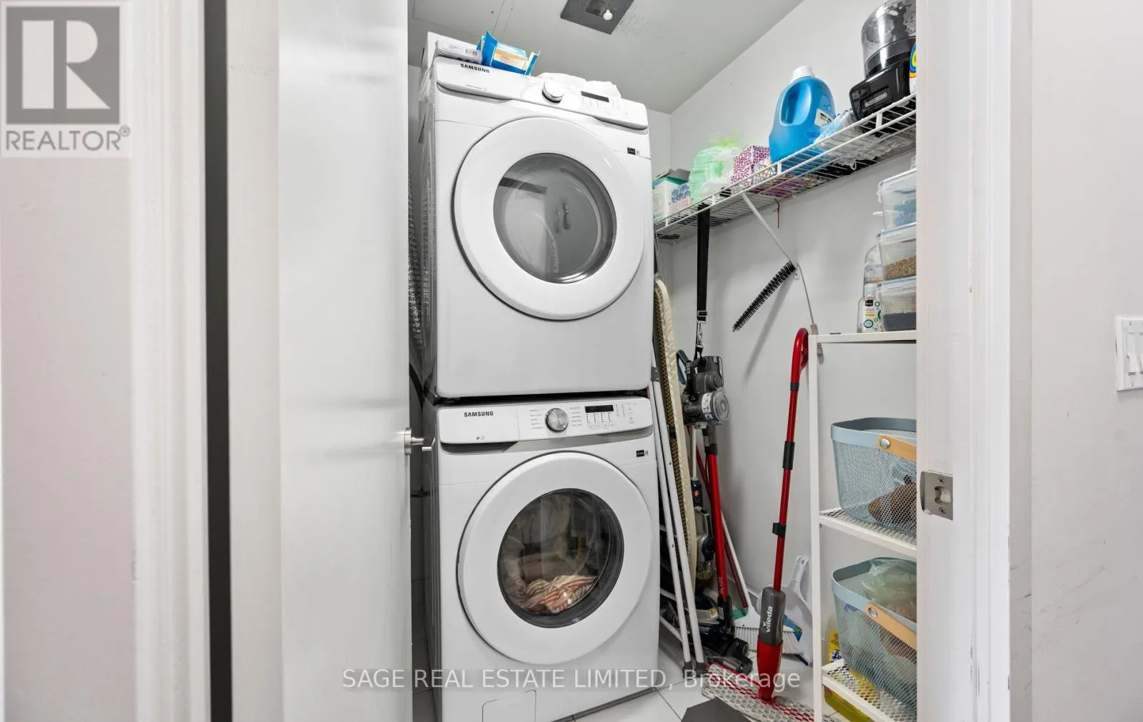 420 - 1190 DUNDAS STREET E
