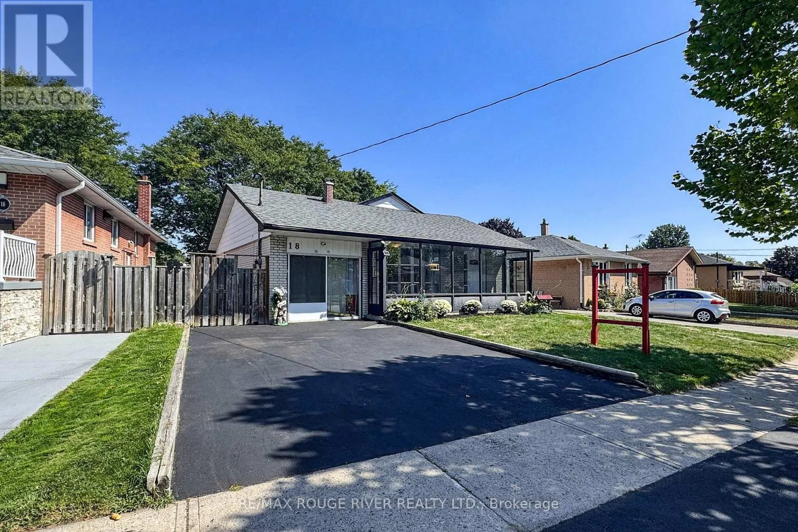 18 DARLINGSIDE DRIVE