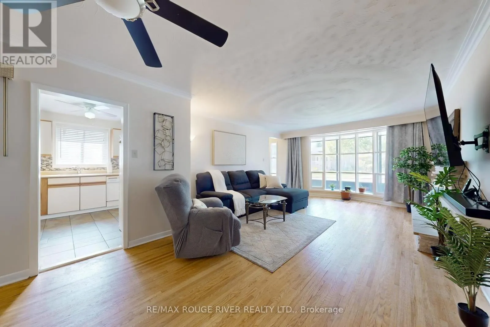 18 DARLINGSIDE DRIVE
