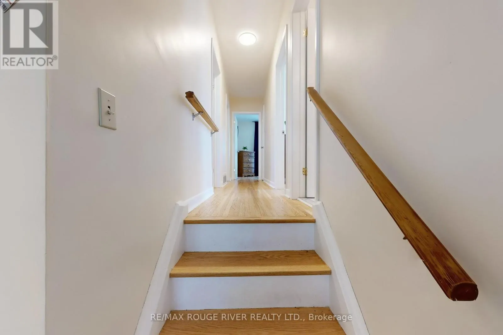 18 DARLINGSIDE DRIVE