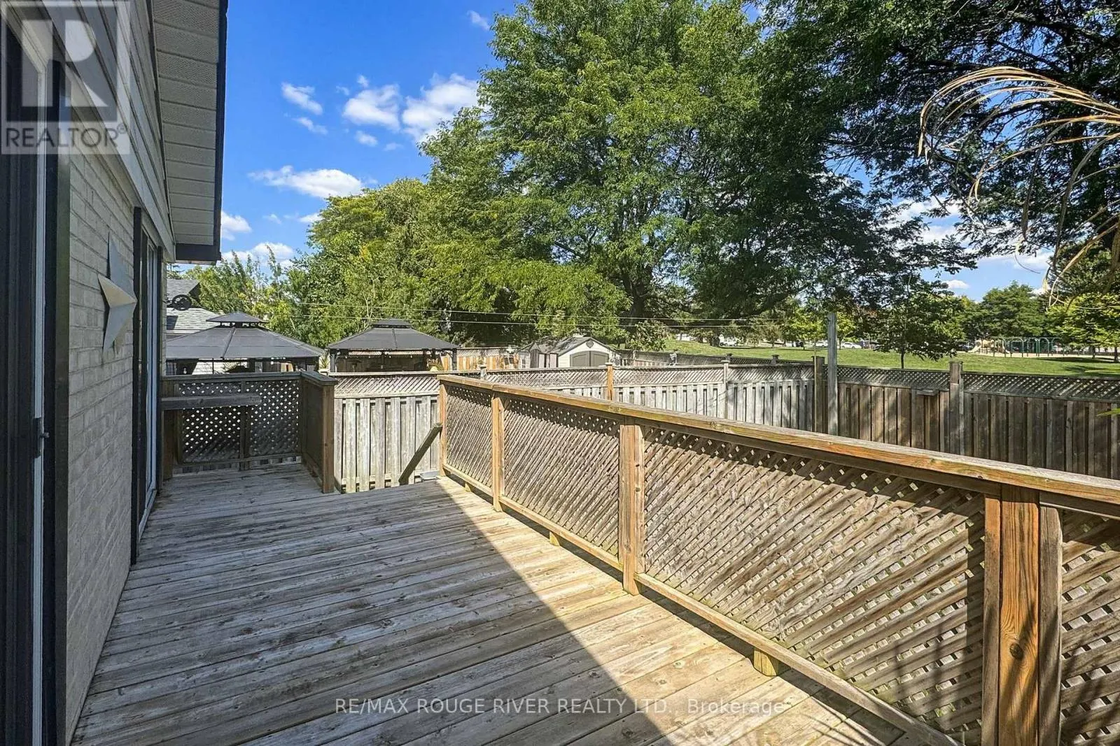 18 DARLINGSIDE DRIVE