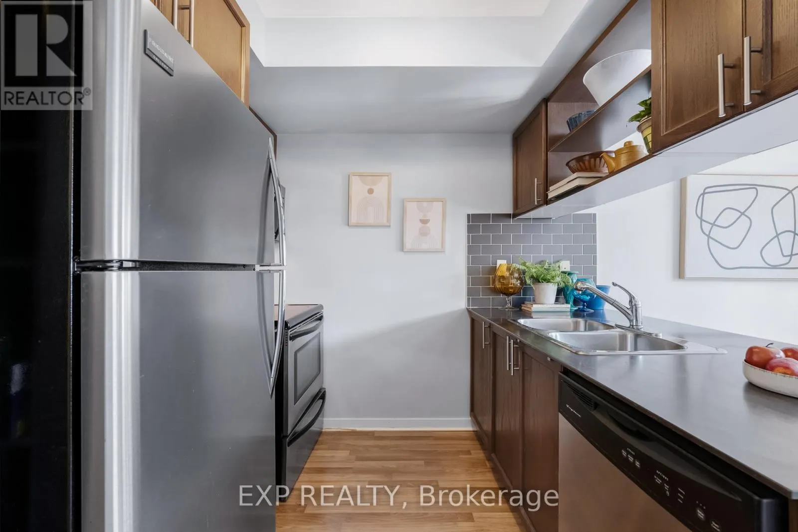 5 - 88 MUNRO STREET
