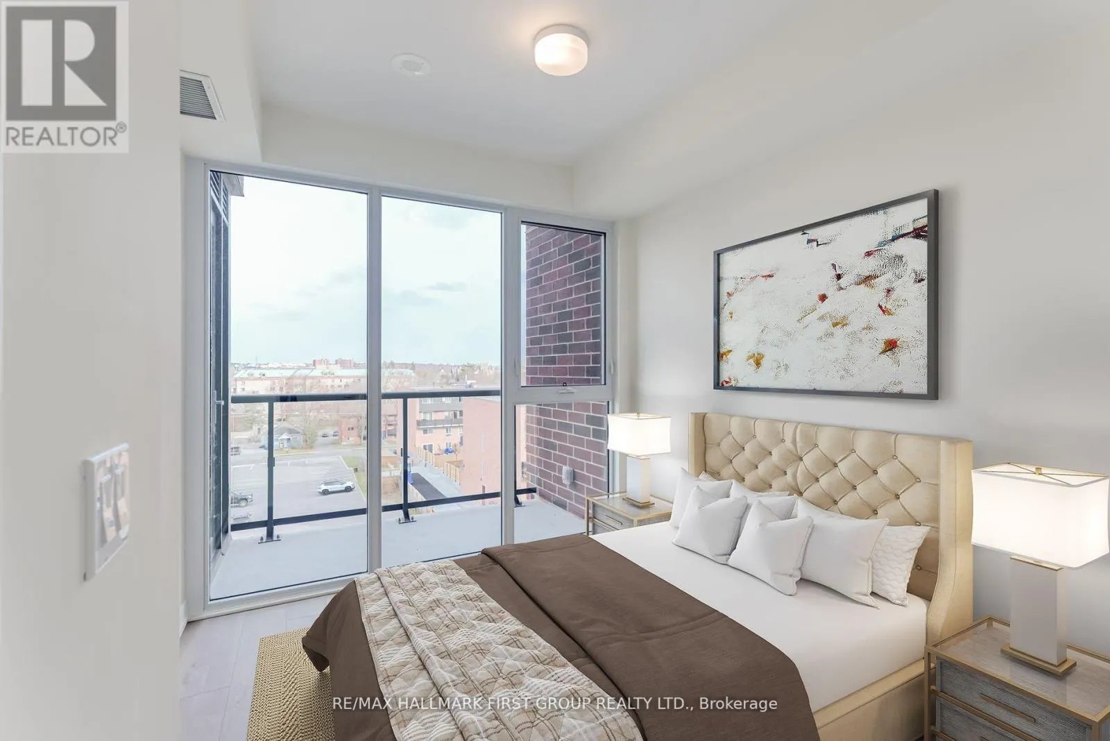 404 - 201 BROCK STREET S