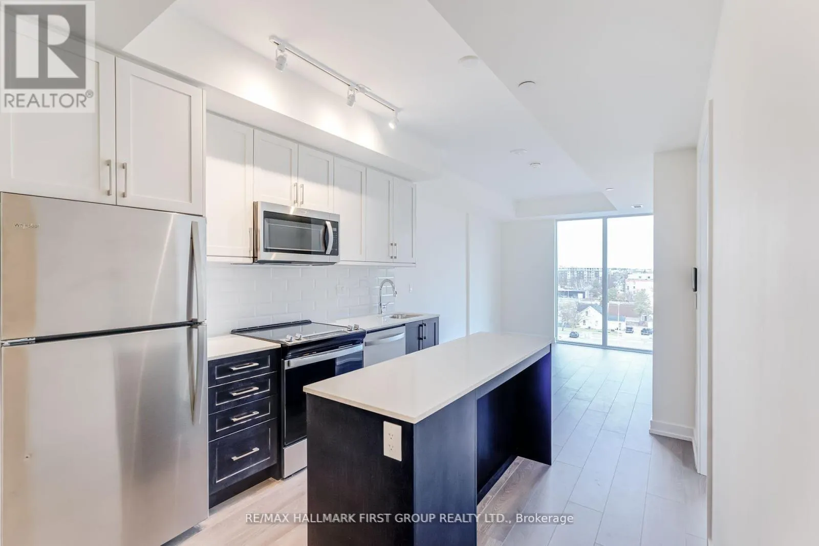 404 - 201 BROCK STREET S