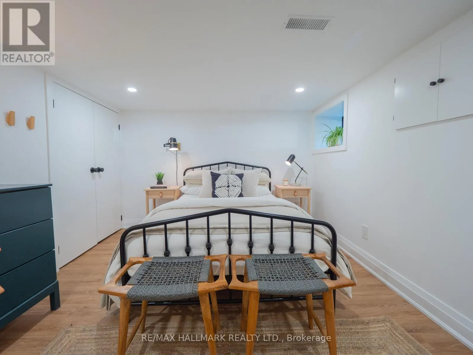 81 FRIZZELL AVENUE
