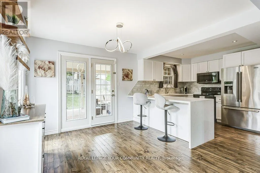 44 CANADIAN OAKS DRIVE
