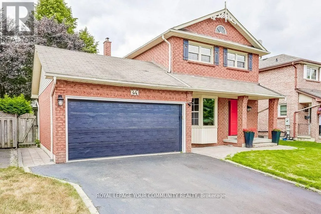 44 CANADIAN OAKS DRIVE