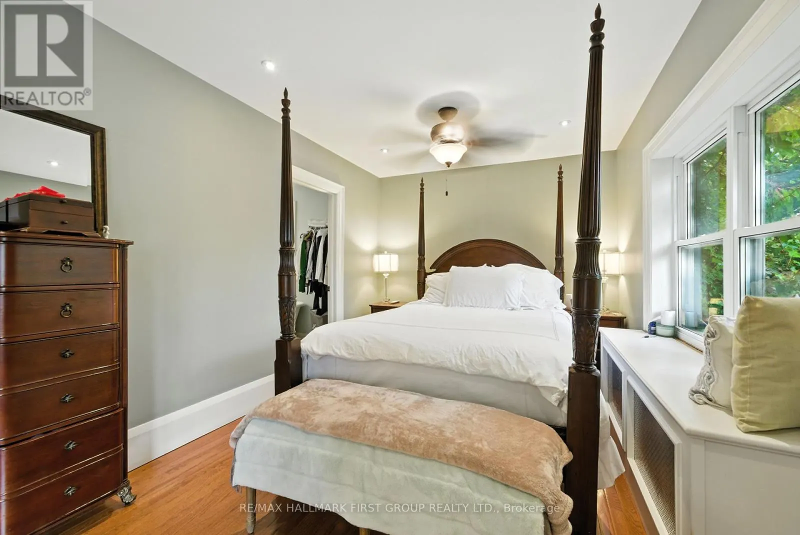 MAIN/SECOND FLOOR - 622 SIMCOE STREET N