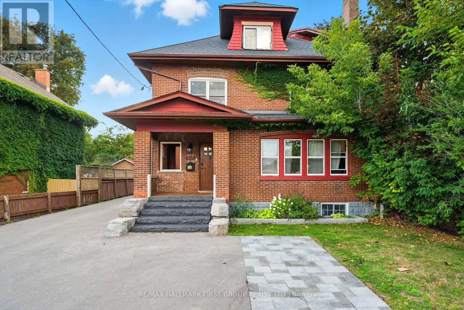MAIN/SECOND FLOOR - 622 SIMCOE STREET N
