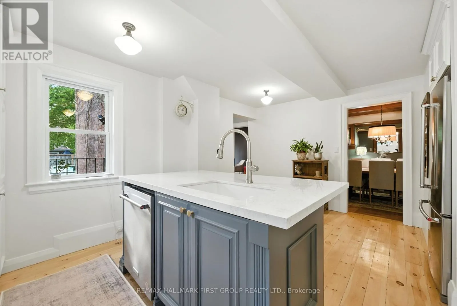 MAIN/SECOND FLOOR - 622 SIMCOE STREET N