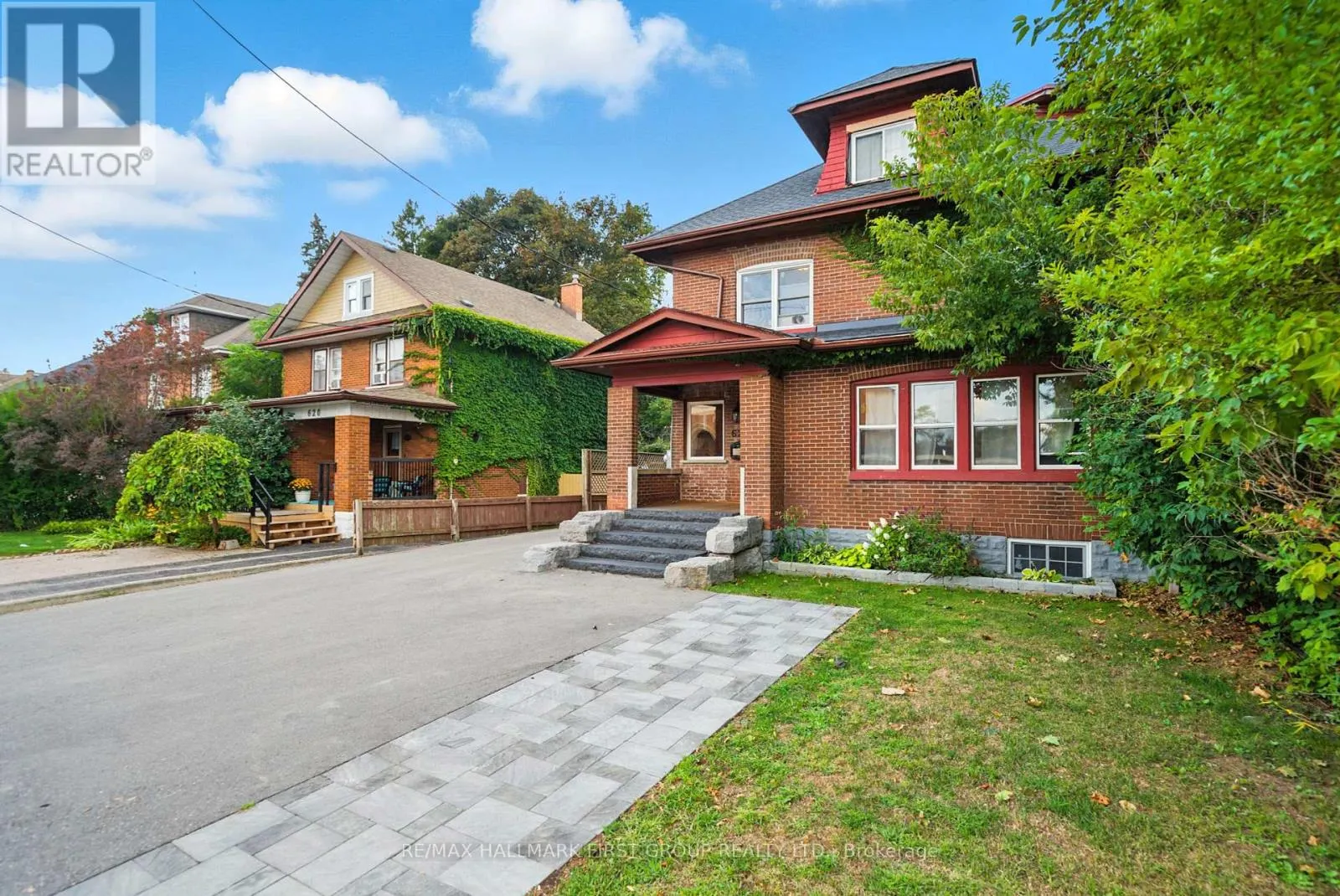 MAIN/SECOND FLOOR - 622 SIMCOE STREET N