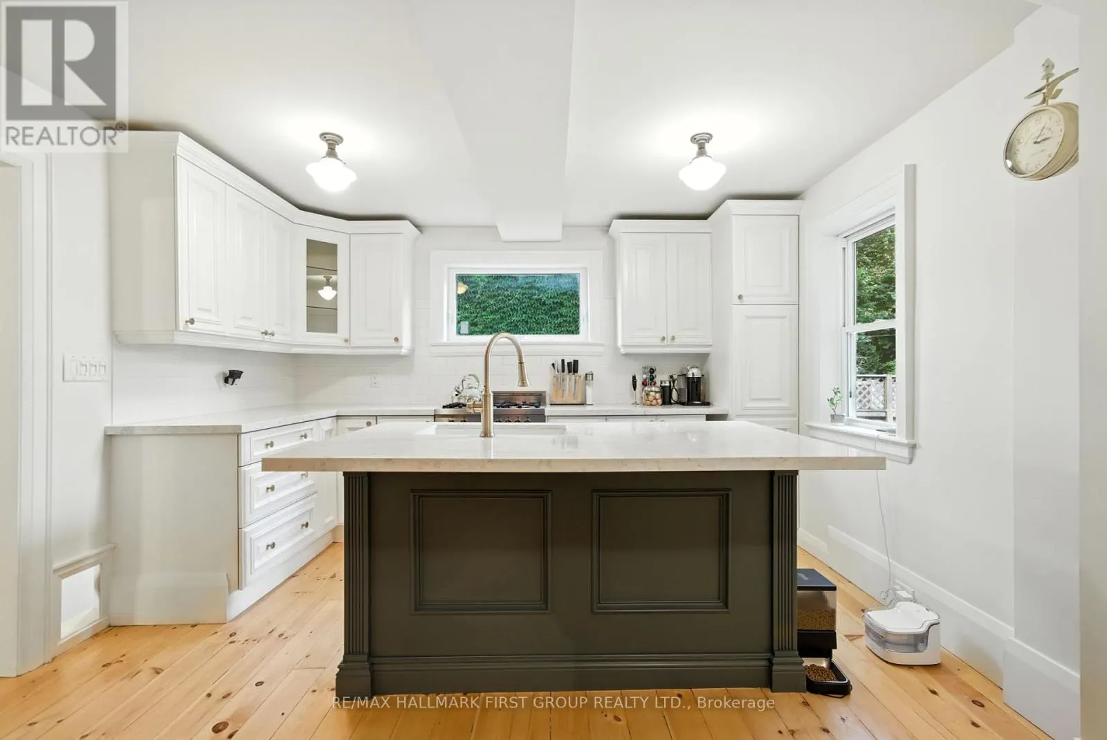MAIN/SECOND FLOOR - 622 SIMCOE STREET N