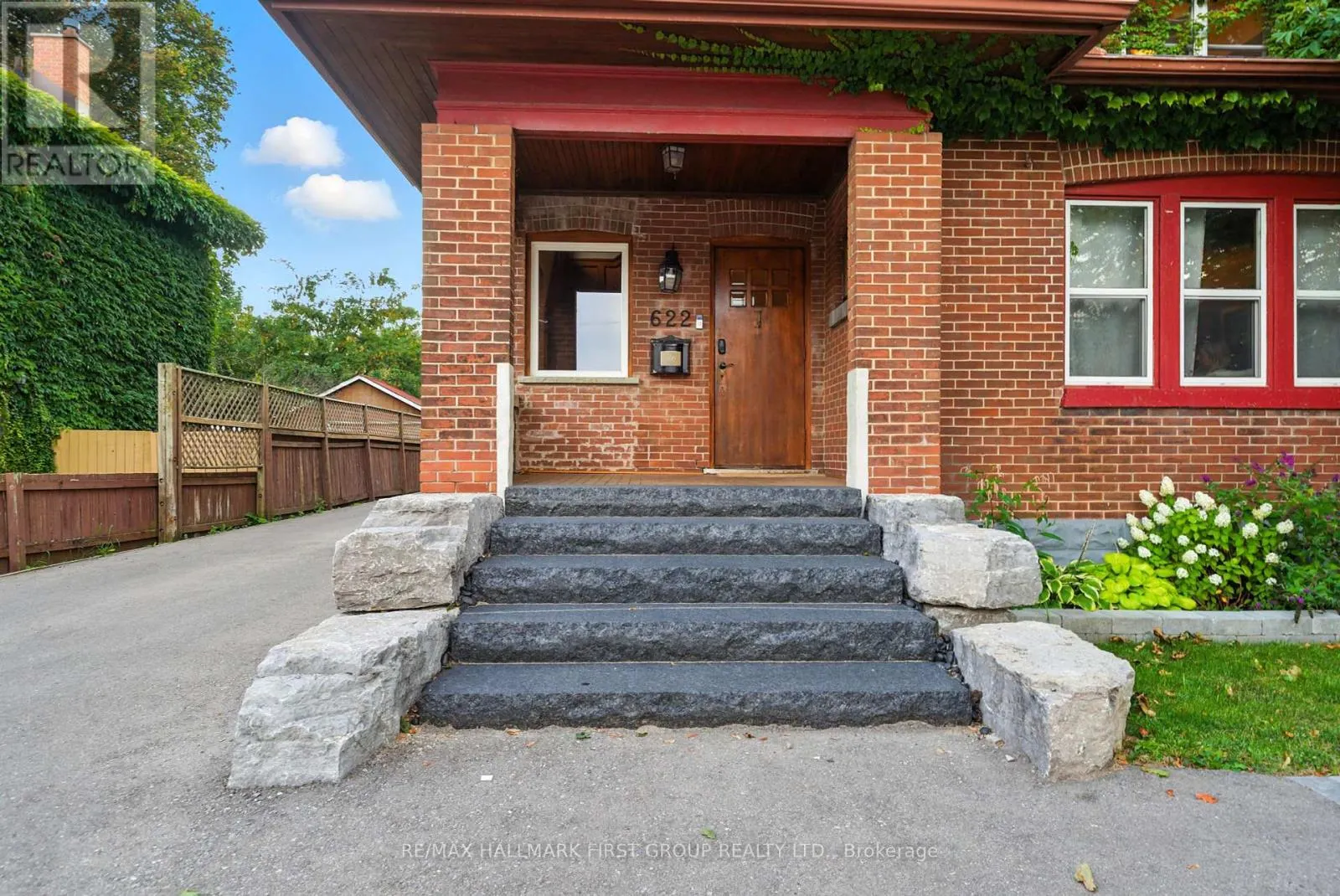 MAIN/SECOND FLOOR - 622 SIMCOE STREET N