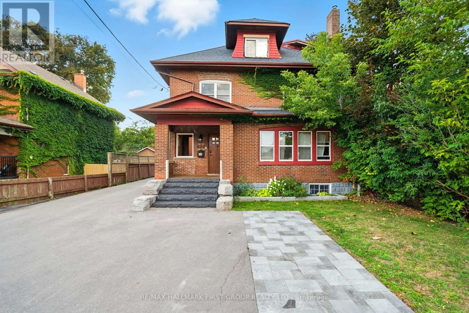 MAIN/SECOND FLOOR - 622 SIMCOE STREET N