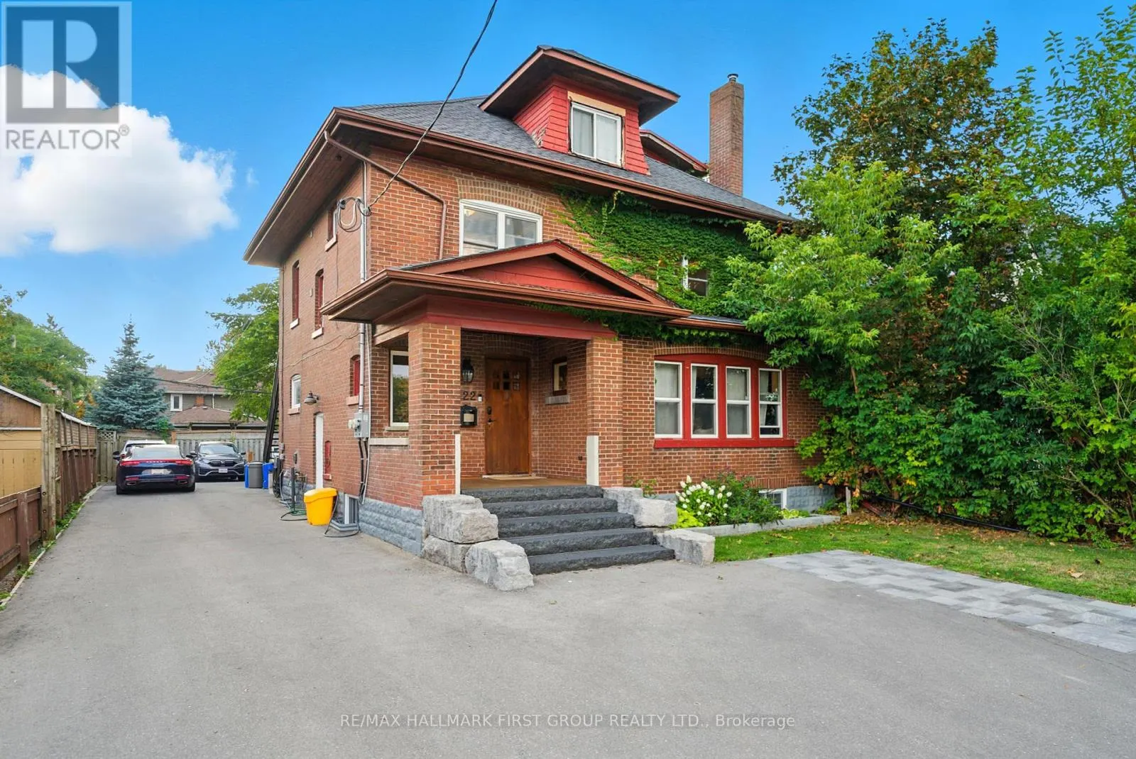 MAIN/SECOND FLOOR - 622 SIMCOE STREET N