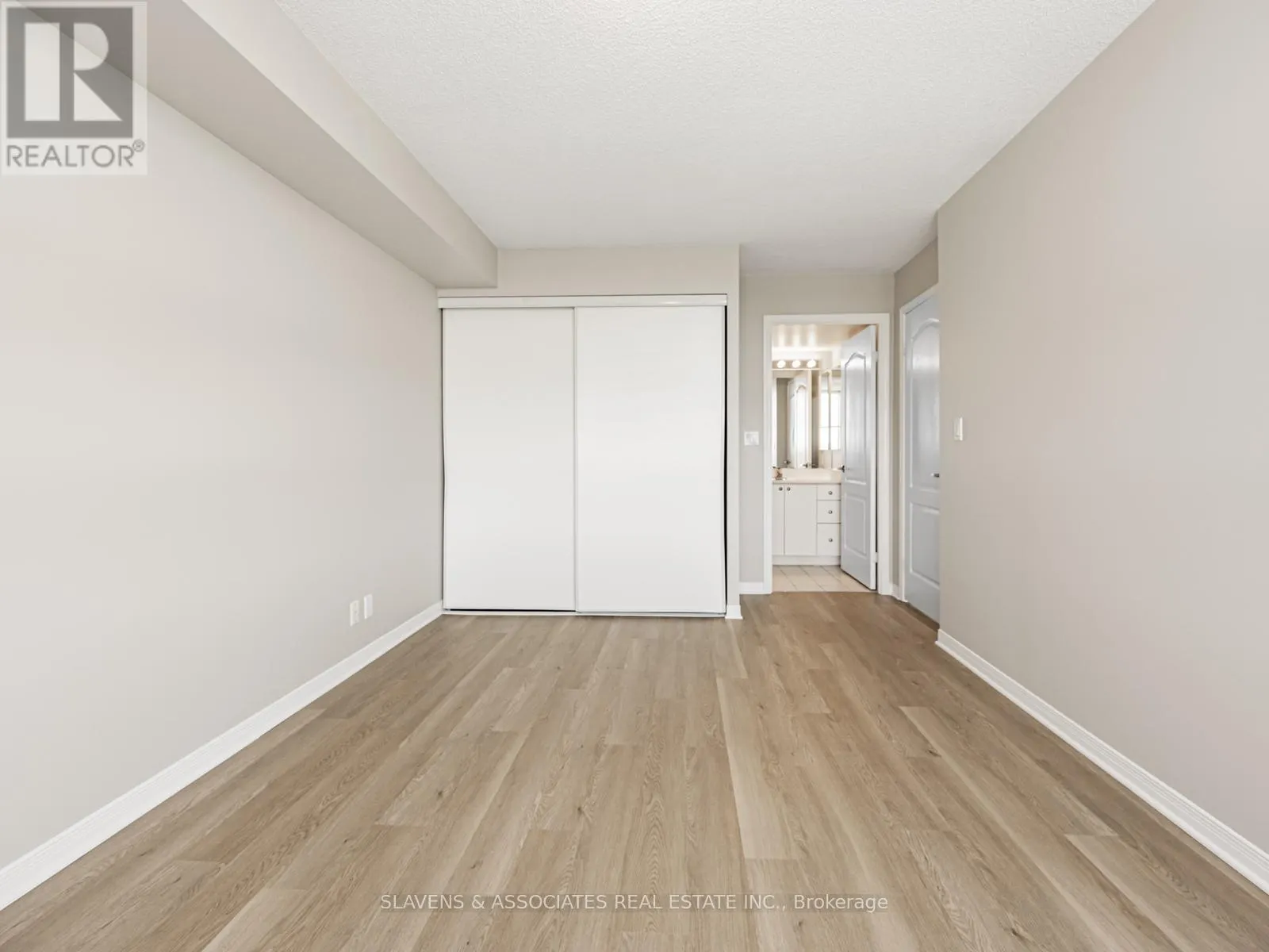 1404 - 1000 THE ESPLANADE ROAD N
