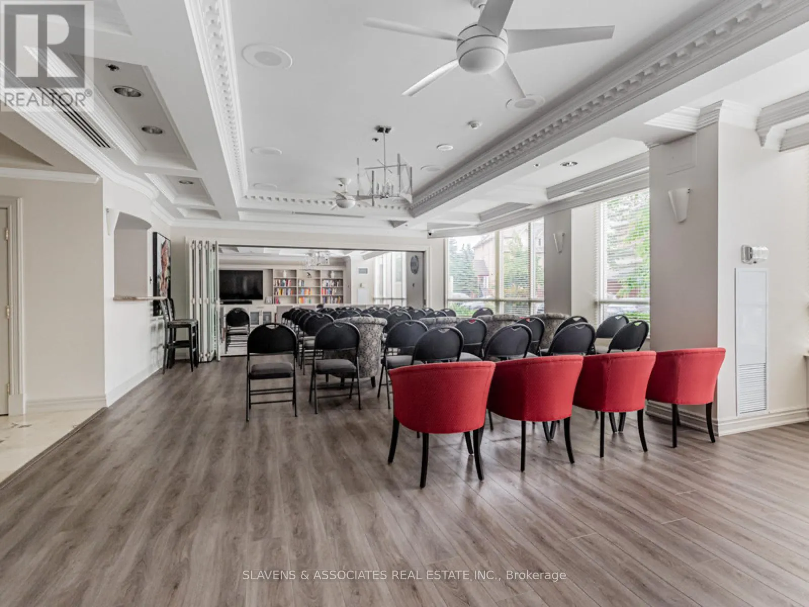 1404 - 1000 THE ESPLANADE ROAD N