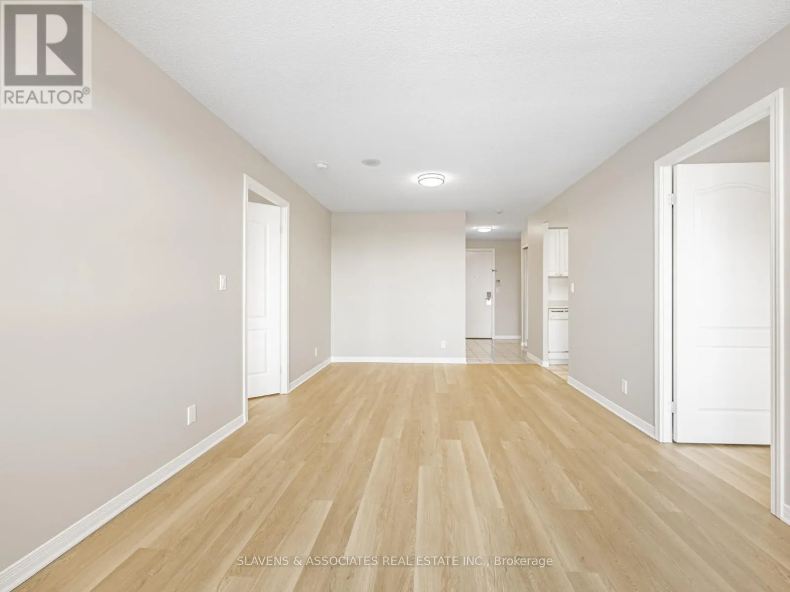 1404 - 1000 THE ESPLANADE ROAD N