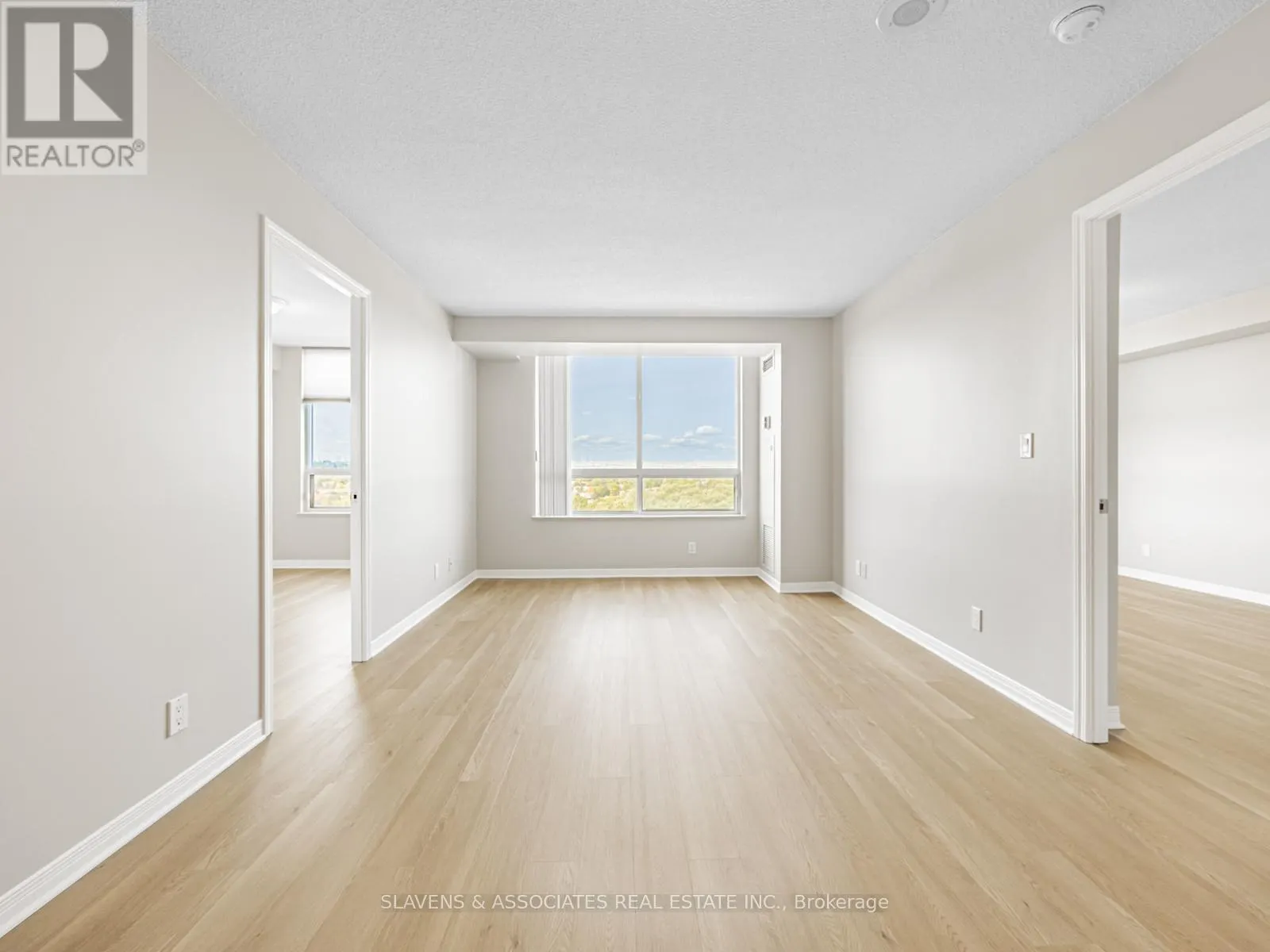 1404 - 1000 THE ESPLANADE ROAD N